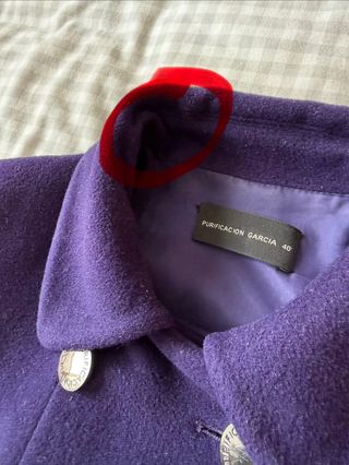 Abrigo Purificación García, color morado. Talla 40