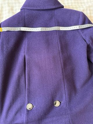 Abrigo Purificación García, color morado. Talla 40