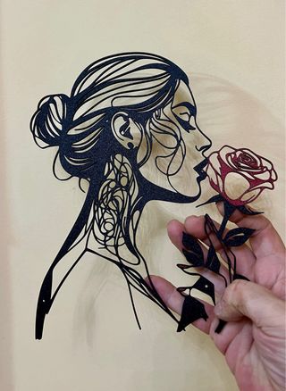 Decorazione Line Art Donna con Fiore Rosso 3D