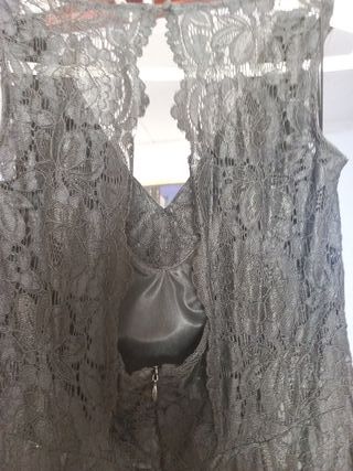 Vestido de fiesta negro y plateado