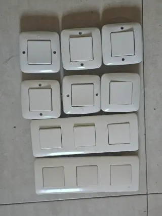 Llaves de luz marfil