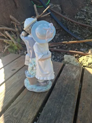 Figura de porcelana de pareja infantil LLADRÓ