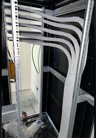 Electricidad y telecomunicaciones. Inst autorizado