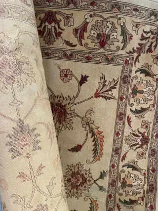 Alfombra Beige y Roja