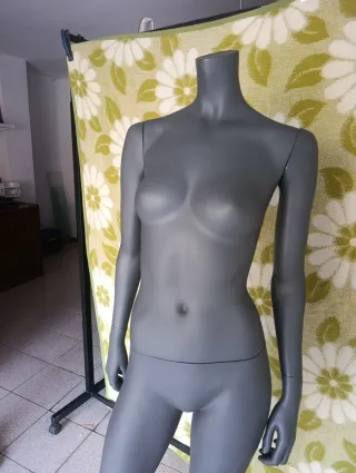 Maniquíes mujer y hombre