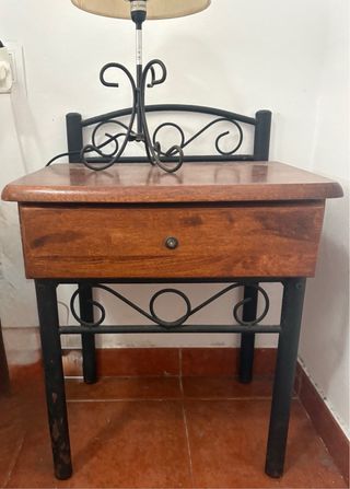 Cama Hierro y Madera. Imprescindible recoger.