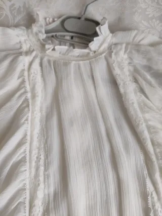 Blusa Zara romántica con volantes