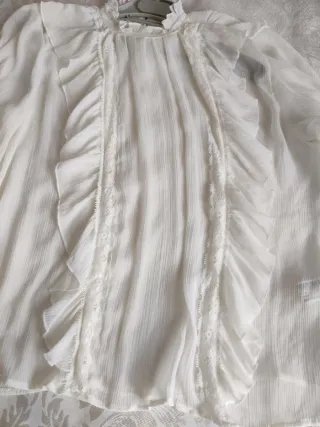 Blusa Zara romántica con volantes