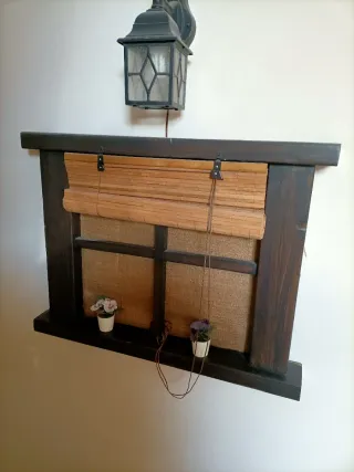 Ventana decorativa madera artesanal