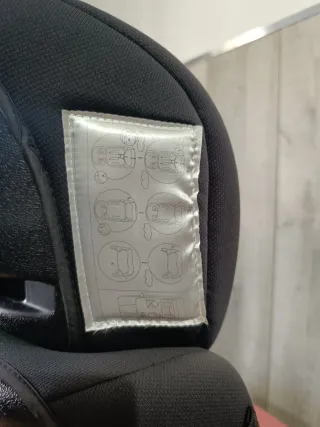 Silla de coche infantil Piku rosa y negra