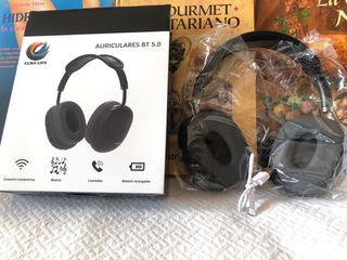 Tres. Libros nuevos.￼