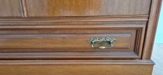 Armario antiguo de madera