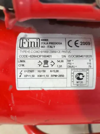 Compresor de aire rojo