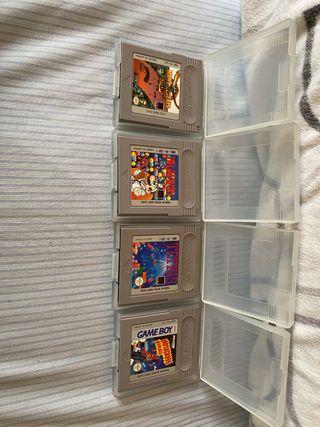 Consola Game Boy Blanca + 5 Juegos