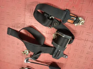 Cinturones Mercedes 190 Traseros