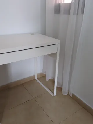Escritorio Blanco Ikea MICKE con Cajón
