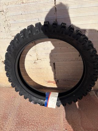 Neumático motocross