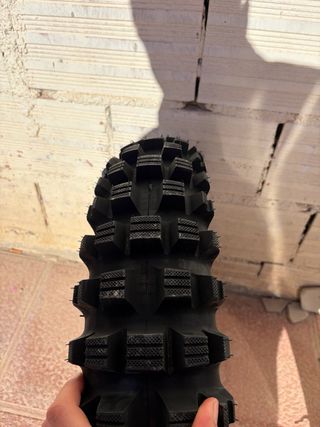 Neumático motocross
