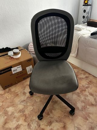 Silla de oficina/escritorio giratoria gris y negra