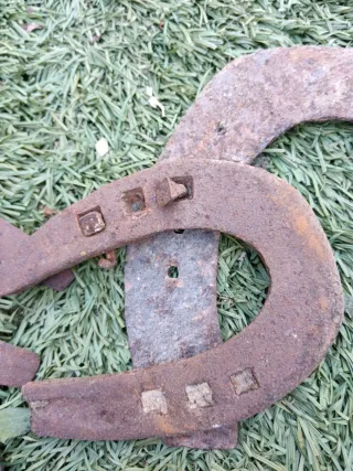 Herraduras antiguas de metal