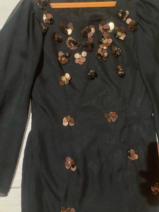 Vestito nero con paillettes oro