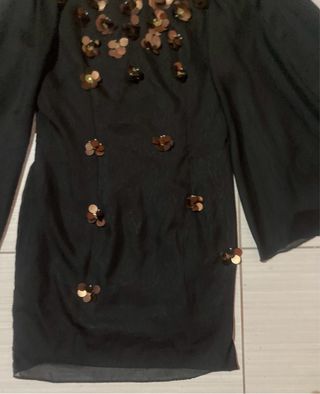 Vestito nero con paillettes oro