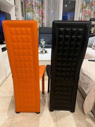 Sillas de comedor negras y naranjas
