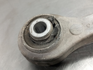 BRAZO SUSPENSION SUPERIOR TRASERO DERECHO CHRYSLE