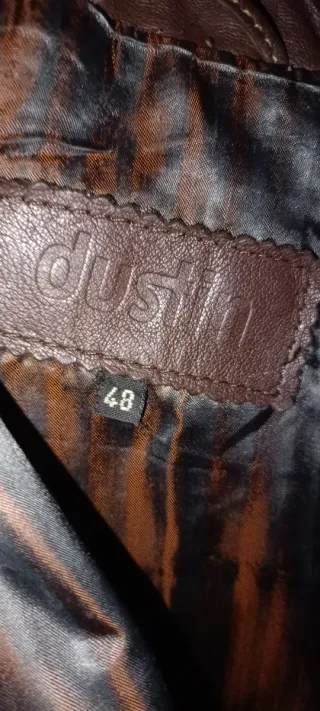 Chaqueta de piel marrón talla 48  en las fotos se