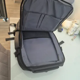 Mochila Negra Diseño Moderno
