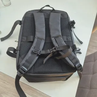Mochila Negra Diseño Moderno