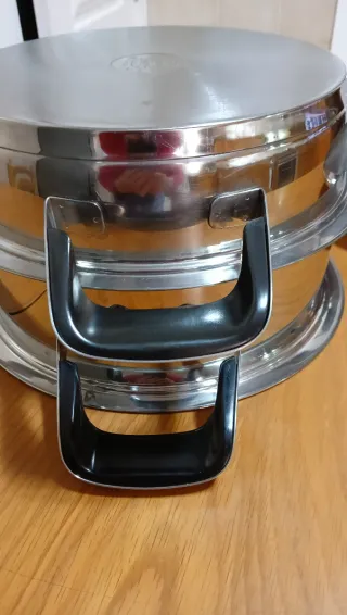 Olla y Vaporera AMC 24 cm Nueva