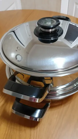 Olla y Vaporera AMC 24 cm Nueva