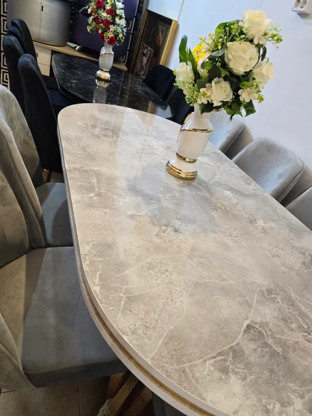 Mesa comedor con 6 sillas negras