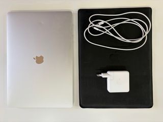 MacBook Pro 16 Intel i7 16GB 512GB + Funda
