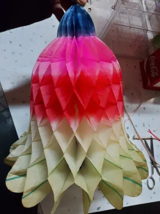 Festone a forma di pera in carta