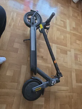 Patinete Eléctrico Gris