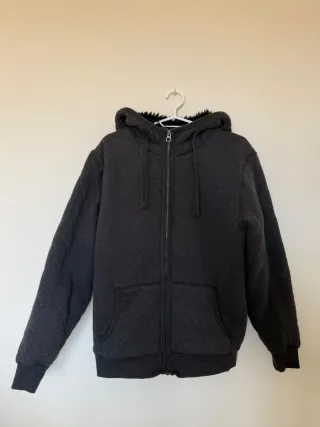 Chaqueta gris con capucha Quiksilver pelo int