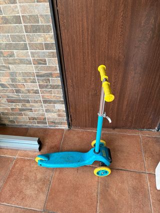 Patinete infantil 3 ruedas azul y amarillo