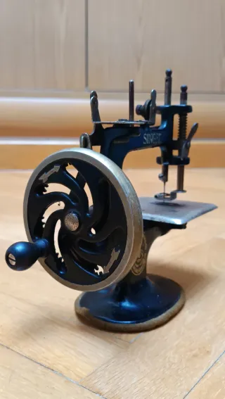 Máquina de coser Singer 20K antigua