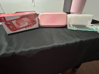 Nintendo Switch Lite Coral