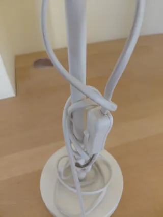 Lámpara de pie blanca