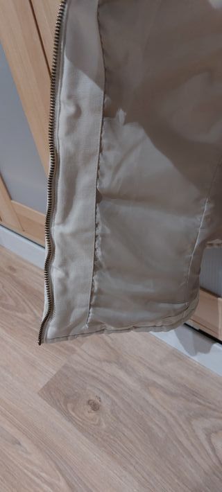 Chaqueta de invierno beige acolchada