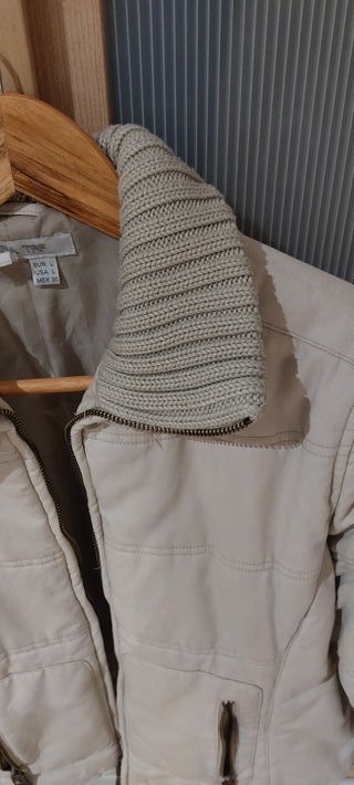 Chaqueta de invierno beige acolchada