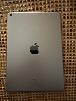 MacBook Air 11 2014 y iPad 5ª Gen 2017