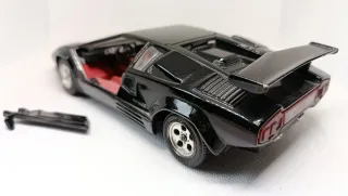 Coche Colección Lamborghini Countach 1:24 Guiloy