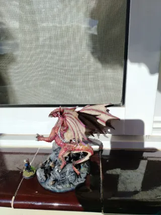 Dragón Rojo Colosal - Miniatura D&D Pintada
