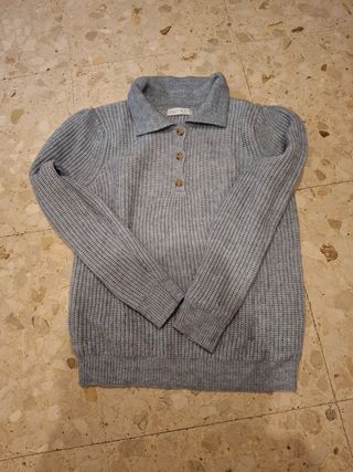 Jersey grisa azulado cuello polo talla M