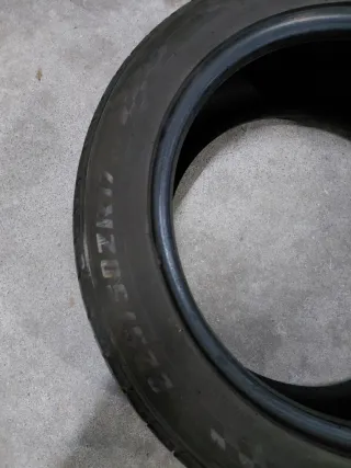 Neumático 225/50/17