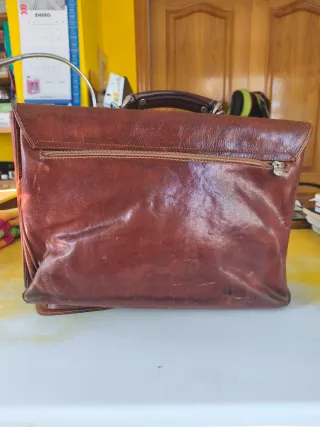 Bolso de cuero marrón